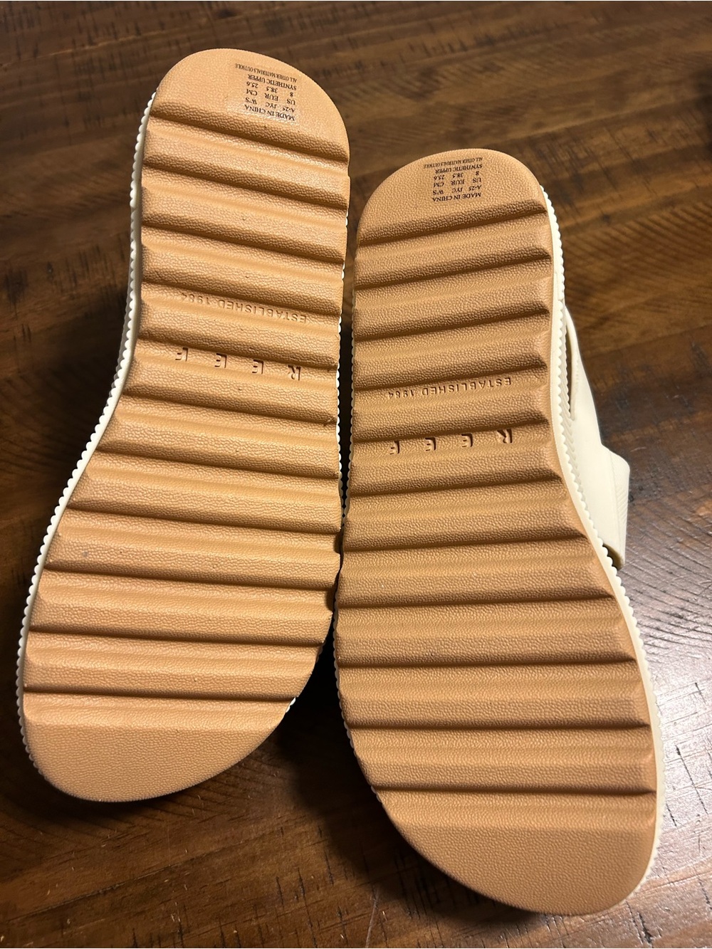 Reef Women's Platform Sandals — Cream/Tan NWOT - Picture 4 of 5
